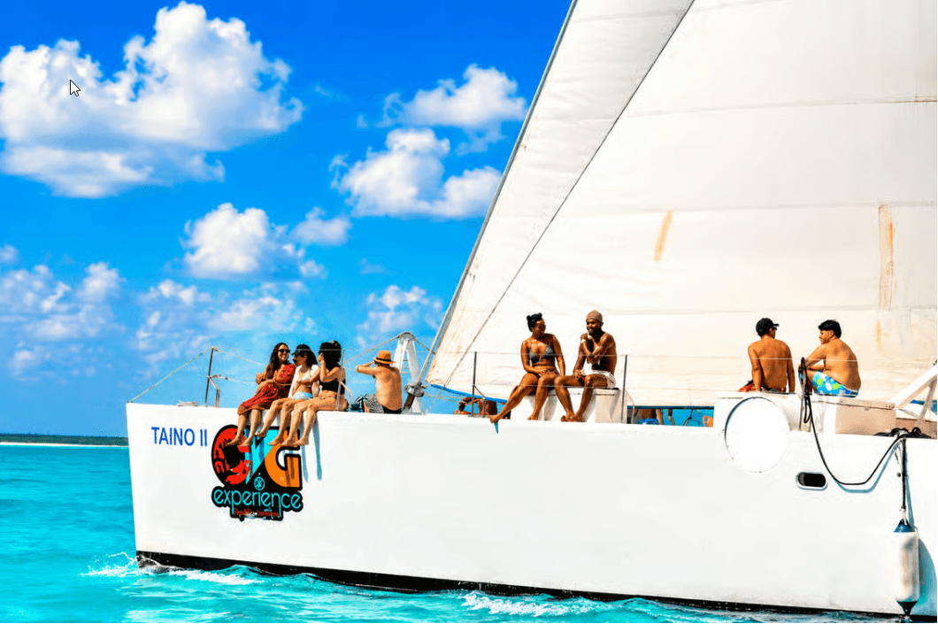 Punta Cana: Catamaran Boat to Saona Island with Buffet Lunch — Guided tour and outdoor activity
