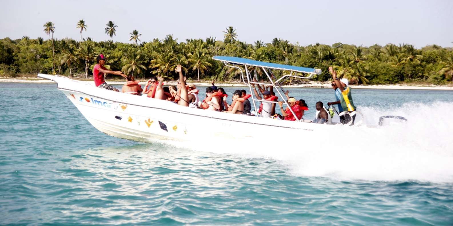 Punta Cana: Saona Island and Altos de Chavón Day Trip - Image 9